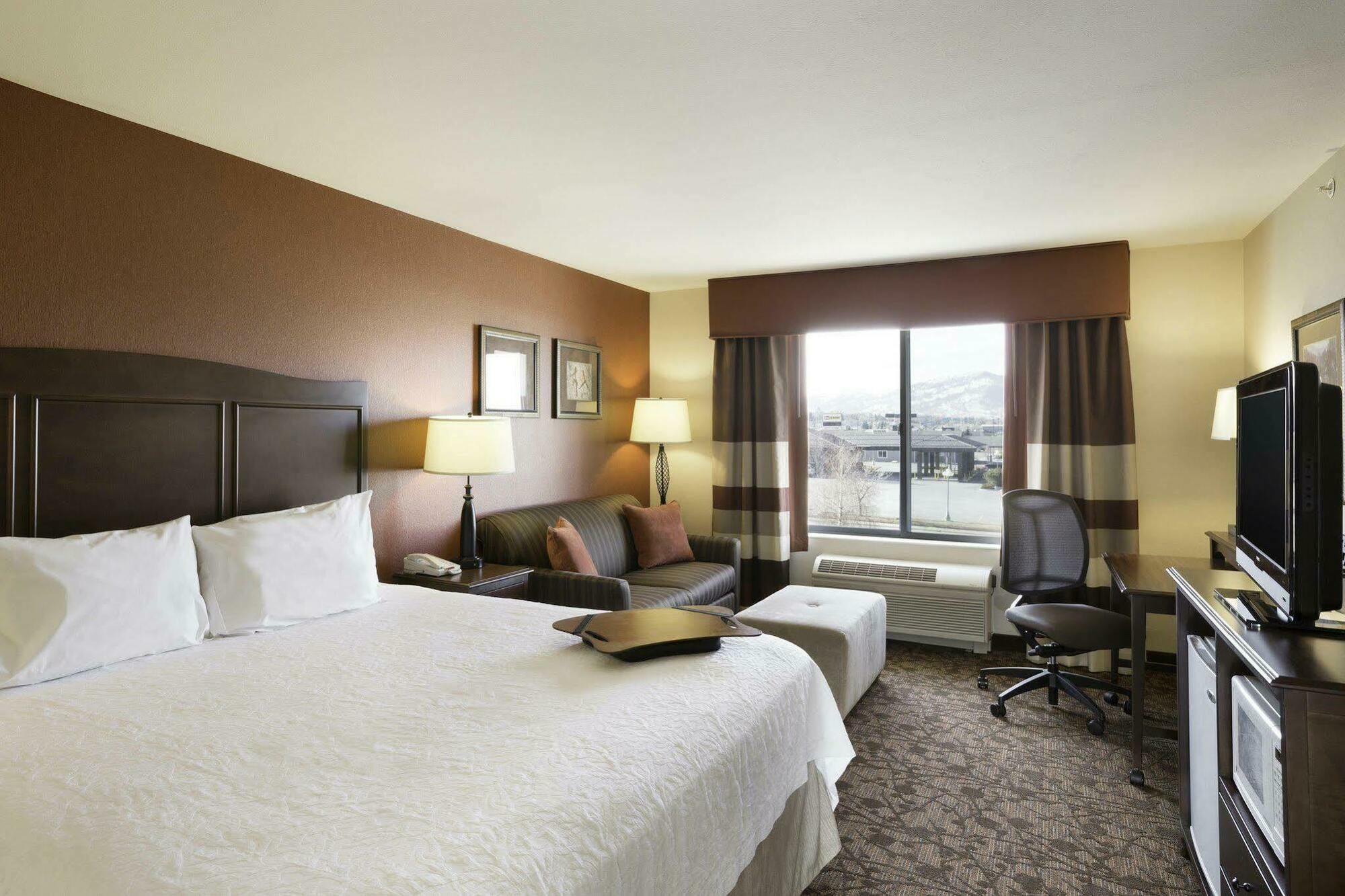 Hampton 3*